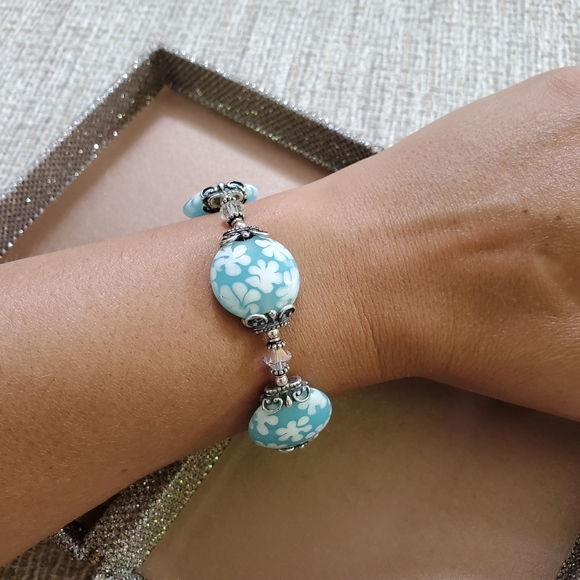 Glass Bead Toggle Bracelet - Picture 6 of 8